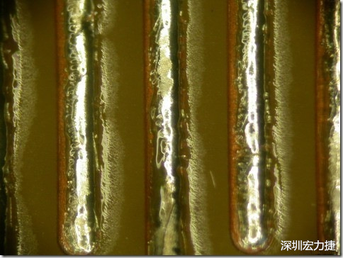 經過168小時的高溫高濕環(huán)境實驗后，此錫膏的最低SIR還可達到500,000,000 ohms，取LOG10為108.70，但是可以看到焊錫的邊上還有未吃錫的露銅，表示其吃錫狀況比較差